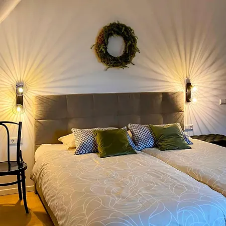 Boutique Apartments & Cafe Am Sonnenhof 1737 Vendégház Barbelroth