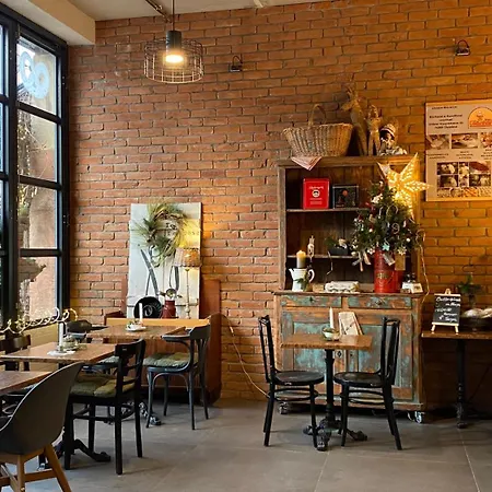 Boutique & Cafe Am Sonnenhof 1737 Gasthuis 3*