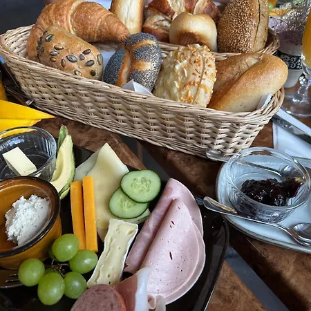 Boutique & Cafe Am Sonnenhof 1737 Gasthuis Barbelroth